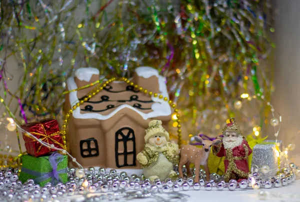 Mutlu Noeller ve mutlu yıllar konsepti. Noel arkaplanı ve Noel süslemeleri. Noel kartı.