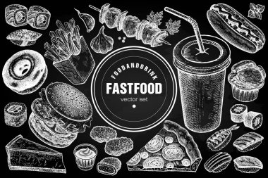 Fast food ve içki ayarla. Hamburger, patates kızartması, pizza, suşi, nuggets, kebaplar, sosisli sandviç, kek, cheesecake, izole çörek. Fast food Cafe için menü. Vektör çizim. Vintage. Beyaz tebeşir kara tahta üzerinde.