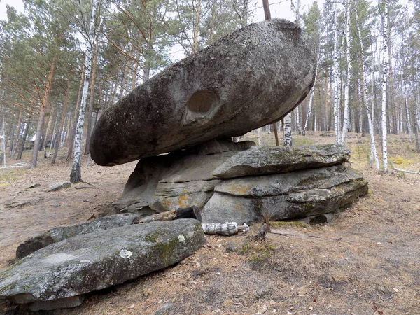 Czerwiec Stone Park Khakassia Rosja — Zdjęcie stockowe
