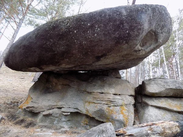 Czerwiec Stone Park Khakassia Rosja — Zdjęcie stockowe