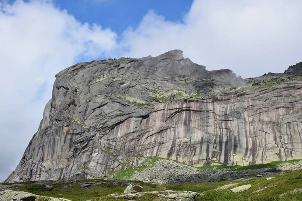 Sayans Ergaki Ridge Hanging Stone Artists Pass Mountain Peisaj Siberia — Fotografie, imagine de stoc