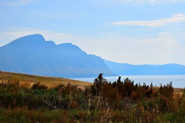 Oglahty 'de. Dağ manzarası. Hakassia. Güney Sibirya..