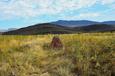  The Suroundings of the Oglahty. Dağ manzarası. Hakassia. Güney Sibirya..