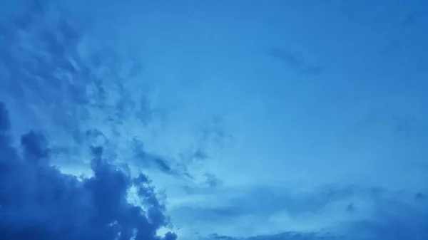 Gyönyörű Égbolt Háttér Kék Fehér Felhők Természet Fogalmi Napos — Stock Fotó
