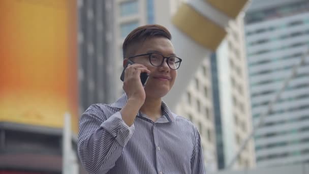 Portrait Ralenti Homme Affaires Asiatique Répond Téléphone Homme Asiatique Avec — Video