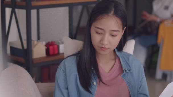 Close Portrait Attractive Beautiful Young Asian Woman Talking Phone Reading — Stock Video
