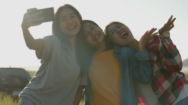 Usmívající Skupina Mladých Asiatek Které Spolu Baví Letních Cestách Životní — Stock video