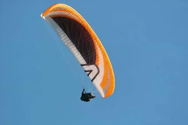 Paragliding Paraglider Havada Alt Görünüm — Stok fotoğraf