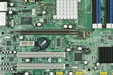 yazdırılmış devre kartı, lehimlenmiş elektronik bileşenler ve bağlantılar