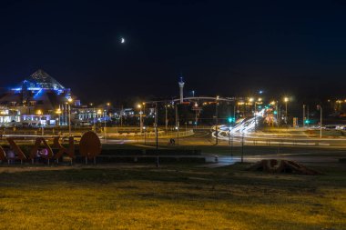 Yaşam ve gece şehir ışıkları