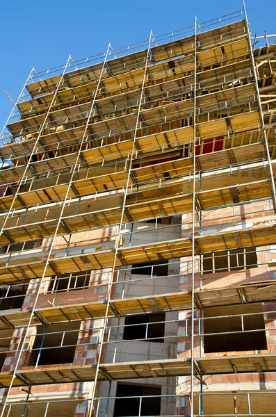 İskele ile yeni bina