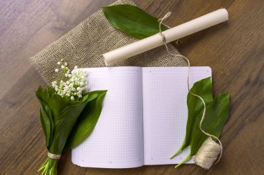 vadinin defter ve zambak ile üst görünüm düz yatıyordu kompozisyon