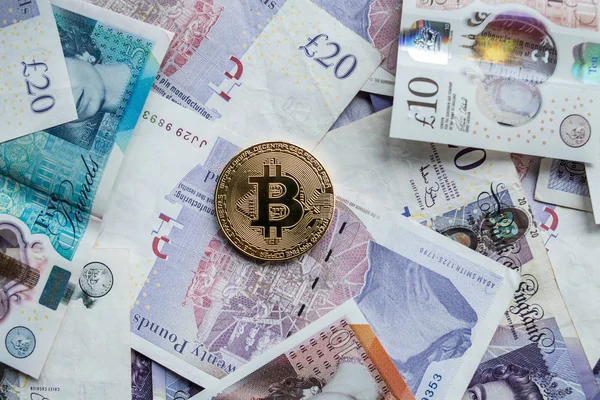 Altın Bitcoins Sikke Pound Üzerinde Yalan — Stok fotoğraf