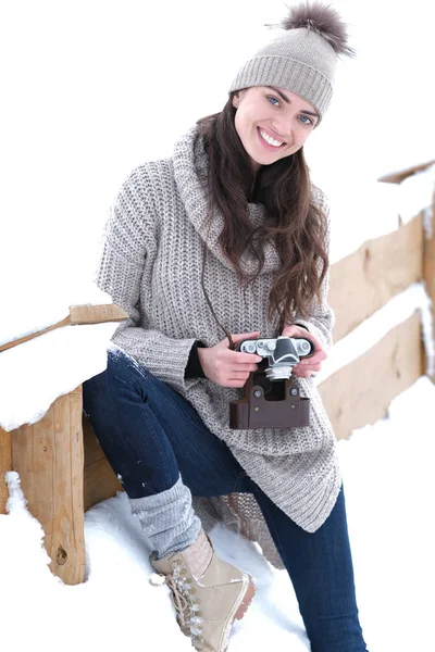 Bella Ragazza Scattare Una Foto Montagna Stagione Invernale — Foto Stock