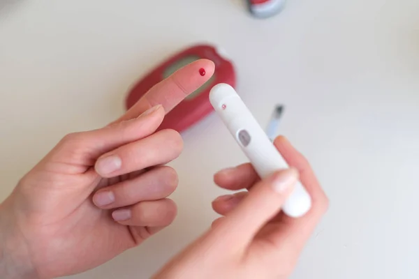 Woman Sick Diabetes Checking Her Glucose Level — Stock Photo, Image