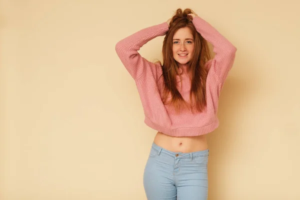 Tiro Beleza Jovem Fresco Cheio Energia Menina Com Cabelo Gengibre — Fotografia de Stock