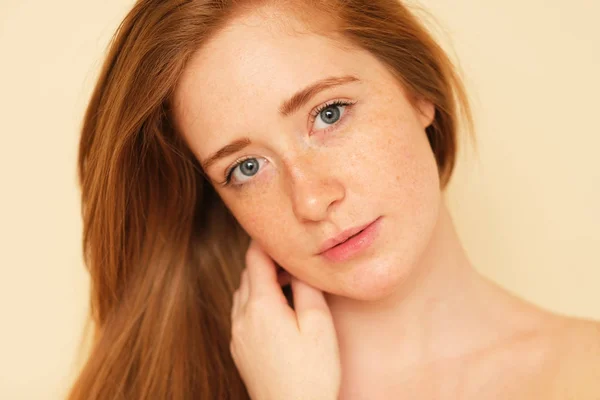 Beautiful Girl Ginger Hair — Stock Photo, Image