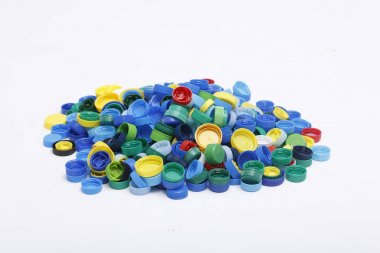 dünyayı kurtarmak. Recykling desteklemek için şişe kapakları toplamak.