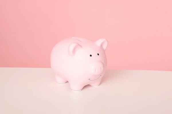 Pink Piggybank Isolerad Rosa Bakgrund — Stockfoto
