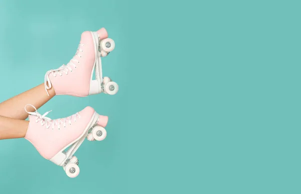 Roze Rolschaatsen Benen Activiteit Kan Leuk Zijn — Stockfoto