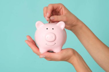 Piggybank biraz para kazanmak için iyi bir fikirdir..