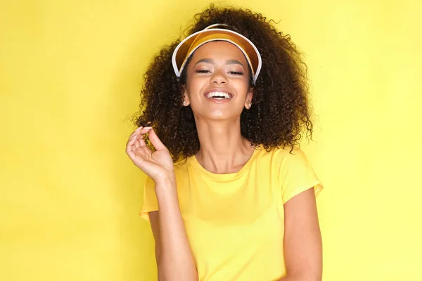 Menina Afro Americana Feliz Alegre Sorridente — Fotografia de Stock