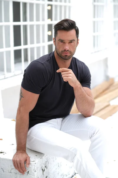 Handsome Man Sitting Front Beautiful Palace — Stock Photo, Image