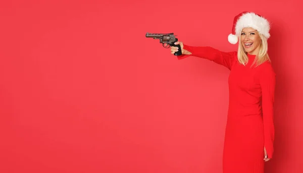 Sexy Santa Ayudante Con Arma Aislada Sobre Fondo Rojo —  Fotos de Stock