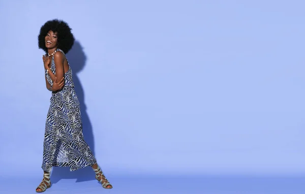 Full Body Foto Van Mooie Afro Amerikaanse Model Etnische Jurk — Stockfoto