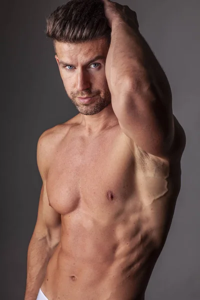 Retrato Modelo Bonito Muscular Sem Shirt — Fotografia de Stock