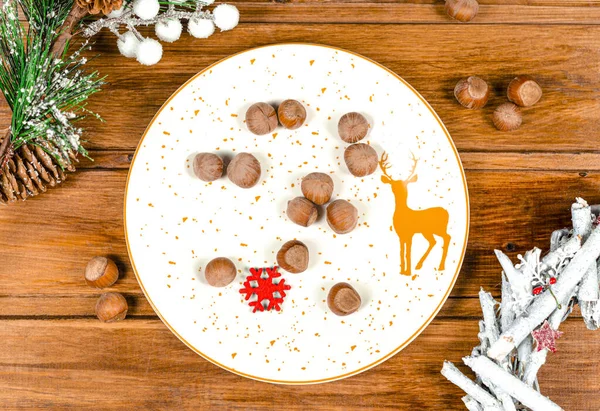 Assiette Avec Motif Cerf Sur Fond Bois Décor Noël Avec — Photo