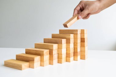 El ele tutuşmak tahta oyununu engeller, yönetim ve strateji riski kavramını, büyüme işi başarı süreci ve takım çalışması