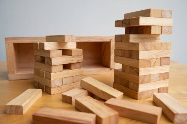 Mimari modelli ahşap blok kule, Yönetim ve strateji planı kavramı riski, büyüme iş başarı süreci ve ekip çalışması