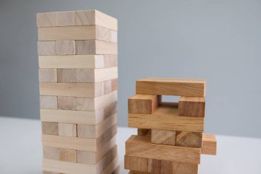 Mimari modelli ahşap blok kule, Yönetim ve strateji planı kavramı riski, büyüme iş başarı süreci ve ekip çalışması