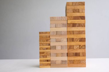 Mimari modelli ahşap blok kule, Yönetim ve strateji planı kavramı riski, büyüme iş başarı süreci ve ekip çalışması