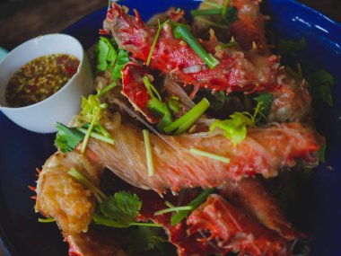 Alaska Yengeçler Pişmiş Erişte, Ünlü Tay yemek menüsü