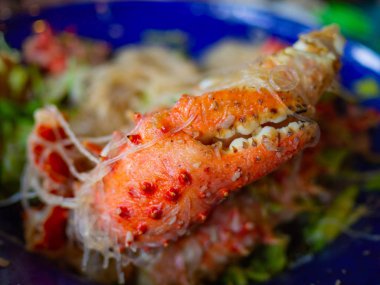 Alaska Yengeçler Pişmiş Erişte, Ünlü Tay yemek menüsü