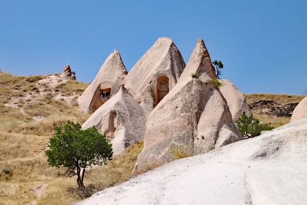 The moon like landscape of the rock formations at Goreme Nationa — Stock Photo, Image