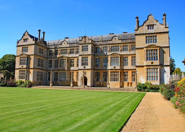 Английский stately home near Yeovil in Somerset, England — стоковое фото