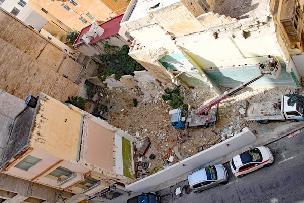 Sliema Malta Ekim 2019 Yıkılan Bir Binanın Çatallarını Dolduran Hidrolik — Stok fotoğraf