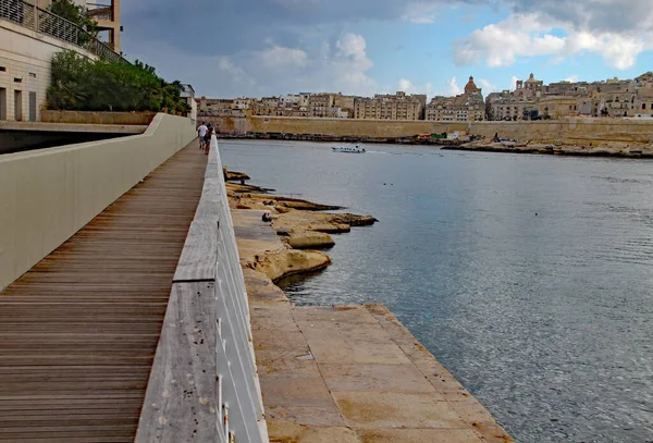 Деревянная Пешеходная Дорожка Слиме Мальта Ведет Форт Тинь — стоковое фото