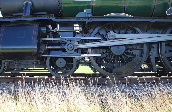 Großaufnahme Von Rädern Und Pleuel Einer Renovierten Dampfmaschine England — Stockfoto