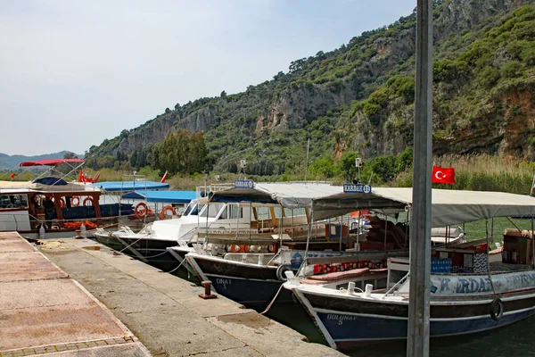 Vessels Dalyan Boat Cooperative Moored Side Dalyan River — Stock Photo, Image