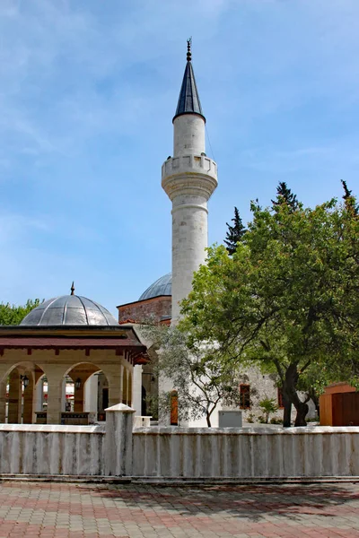 Mesquita Com Seu Minarete Alto Perto Praça Cidade Dalyan Turquia — Fotografia de Stock
