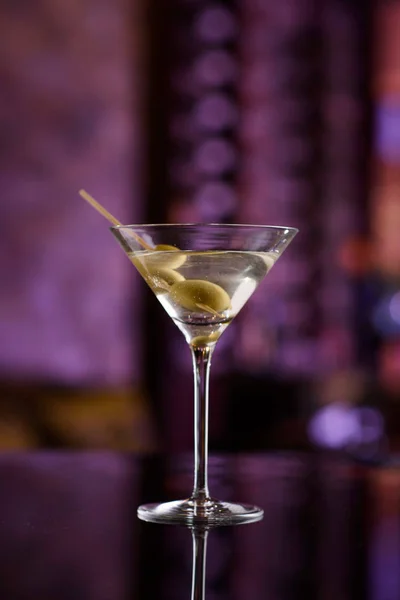 Martini 007 koktejl na pultu — Stock fotografie