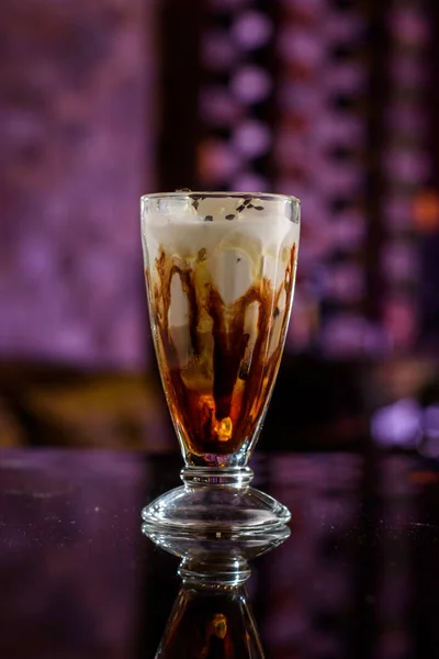 Cocktail Toblerone no balcão do bar — Fotografia de Stock