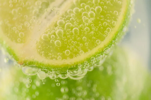 kireç ve kabarcık güzel makro su taze kokteyl