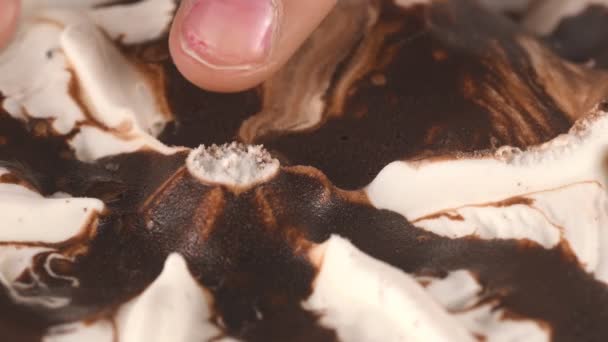 Crème Aux Fraises Dessert Chocolat Vue Près — Video