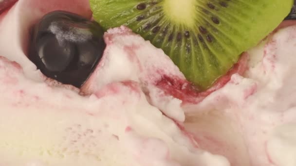 Dessert Avec Crème Fruits Vue Rapprochée — Video