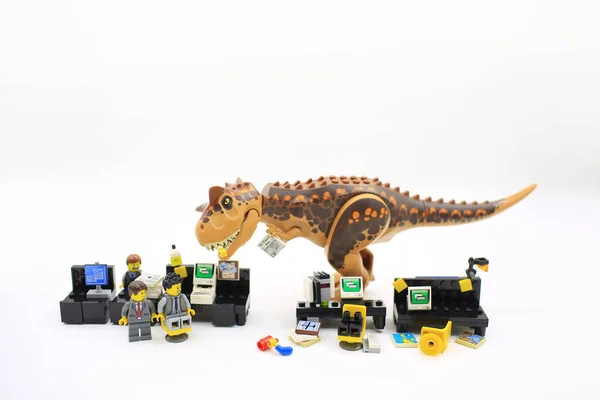 2018 レゴの人々 のスタジオ撮影 Kong Legos の別のセットから結合がデンマークの Lego のグループが製造プラスチック構造のおもちゃの人気ライン — ストック写真